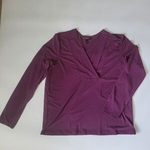Women's lightweight flowing work top